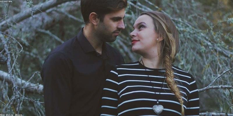 Comparison between healthy versus toxic relationship signs and dynamics